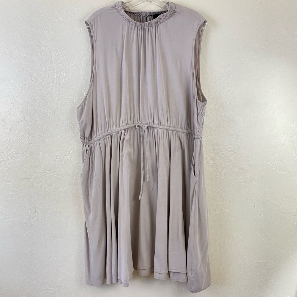 Torrid Size 4X Light Grey Mock Neck Sleeveless Circle Skirt Skater Midi Dress